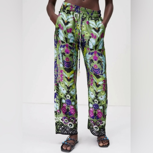 Zara Women’s Floral Print Satin Effect Wide Leg Flowy Pants - Size L - Picture 2 of 13
